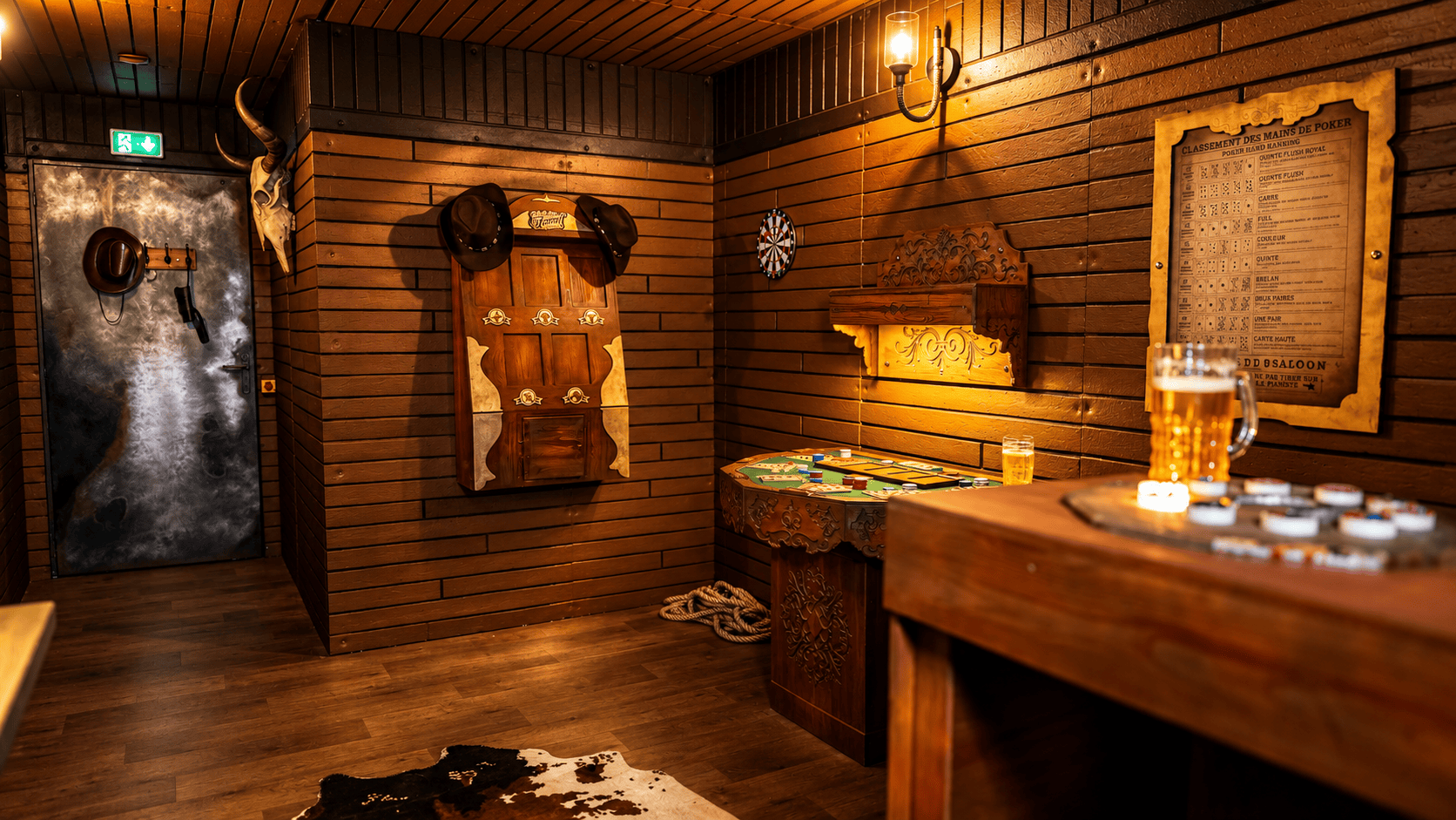 Saloon de l'escape game Wanted à Maurepas